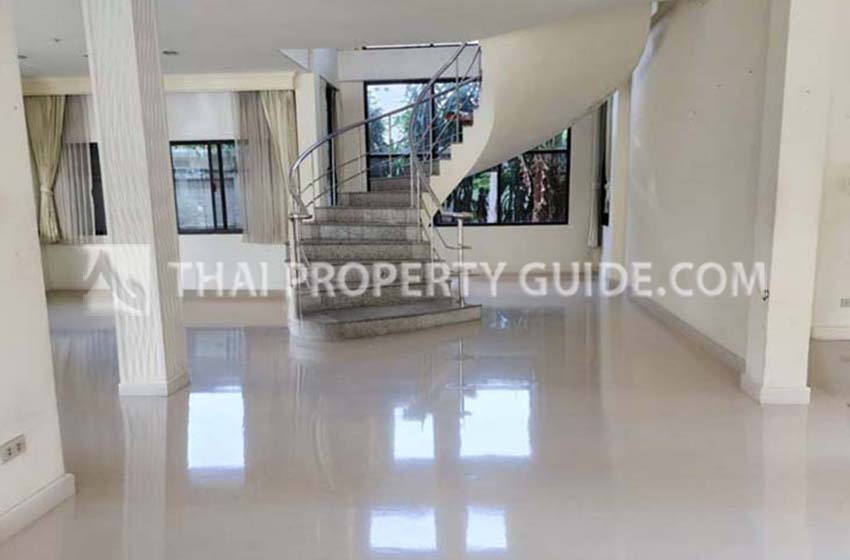 House with Shared Pool in Nichada Thani 